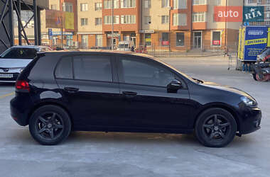 Хэтчбек Volkswagen Golf 2010 в 