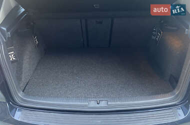 Хэтчбек Volkswagen Golf 2010 в 