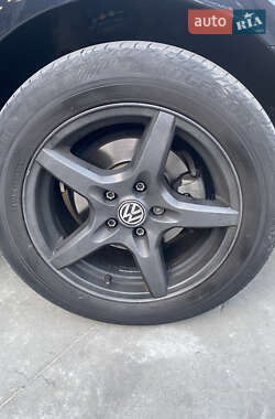 Хэтчбек Volkswagen Golf 2010 в 
