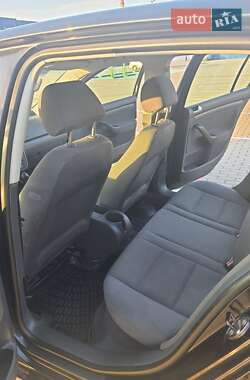 Хетчбек Volkswagen Golf 2004 в 