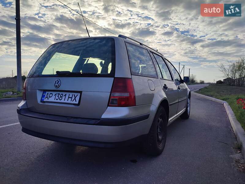 Універсал Volkswagen Golf 2004 в Запоріжжі