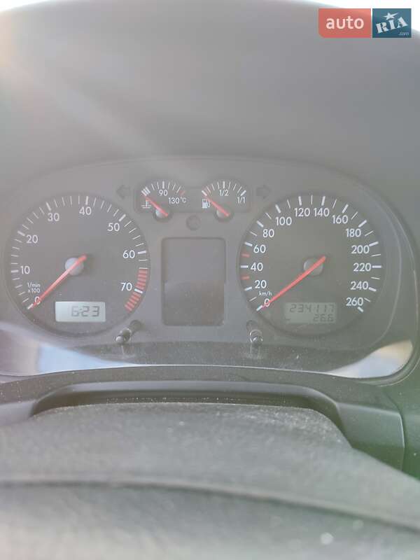 Універсал Volkswagen Golf 2004 в Запоріжжі