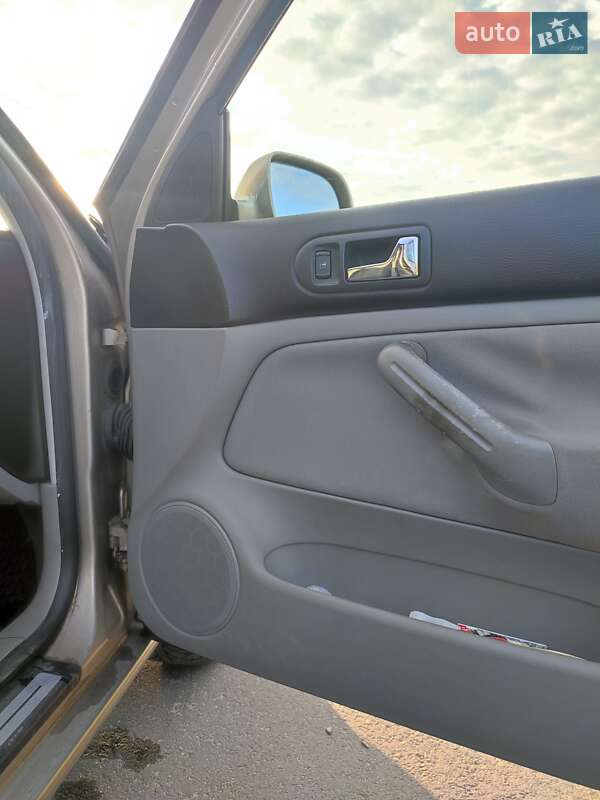 Універсал Volkswagen Golf 2004 в Запоріжжі