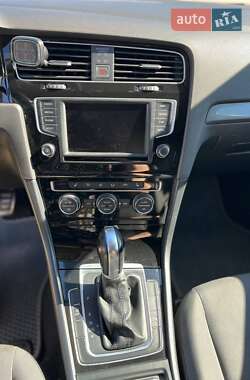 Универсал Volkswagen Golf 2016 в 