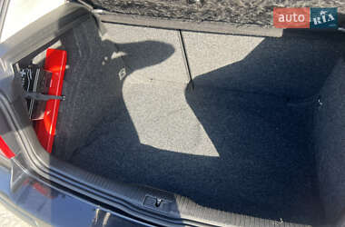 Хэтчбек Volkswagen Golf 2002 в 