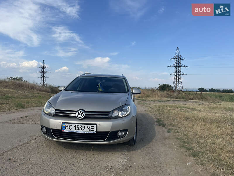 Универсал Volkswagen Golf 2012 в Староказачьем