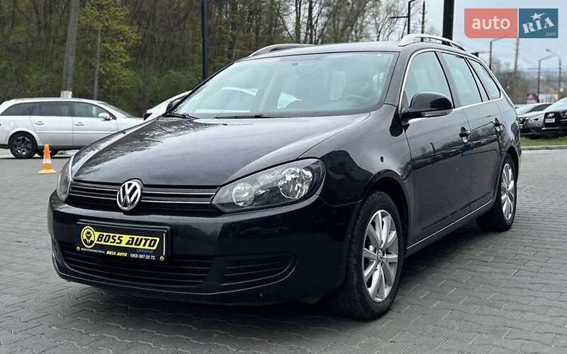 Універсал Volkswagen Golf 2010 в Чернівцях