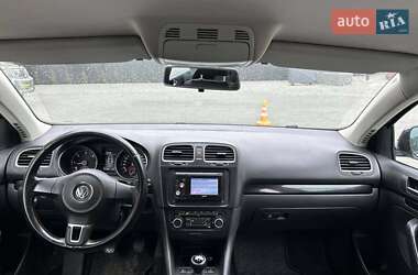 Універсал Volkswagen Golf 2010 в 