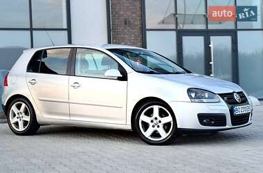 Хэтчбек Volkswagen Golf 2008 в 