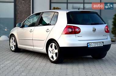Хэтчбек Volkswagen Golf 2008 в 