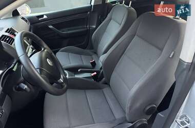 Хэтчбек Volkswagen Golf 2008 в 
