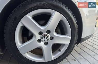 Хэтчбек Volkswagen Golf 2008 в 