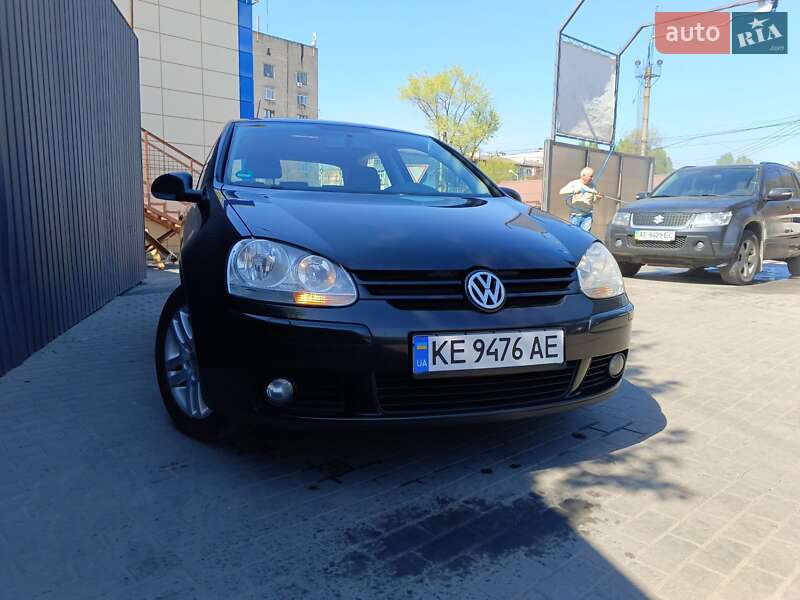 Хэтчбек Volkswagen Golf 2006 в 