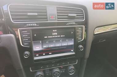 Хэтчбек Volkswagen Golf 2013 в 