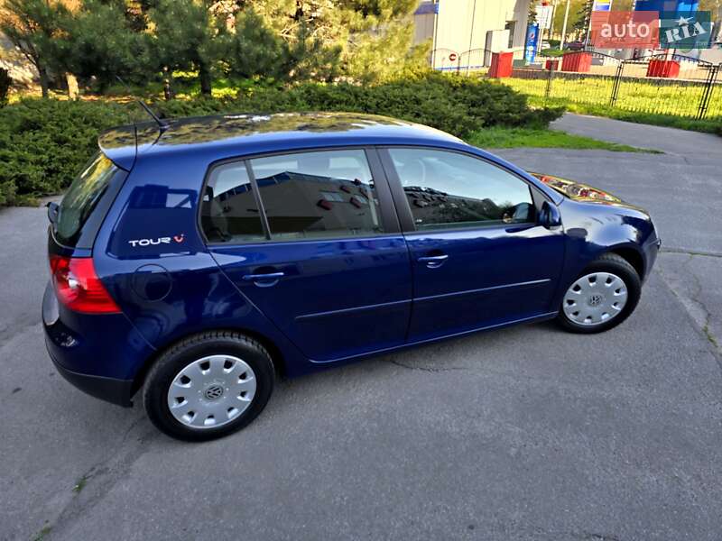 Хэтчбек Volkswagen Golf 2008 в Полтаве