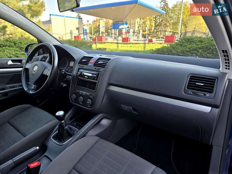 Хэтчбек Volkswagen Golf 2008 в Полтаве