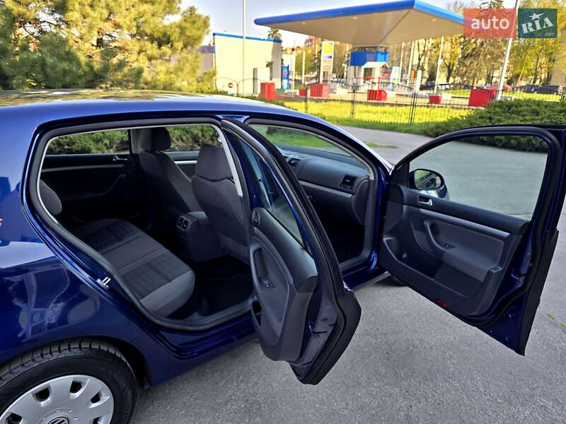 Хэтчбек Volkswagen Golf 2008 в Полтаве