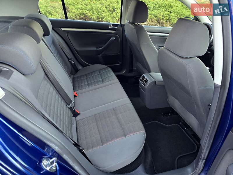 Хэтчбек Volkswagen Golf 2008 в Полтаве