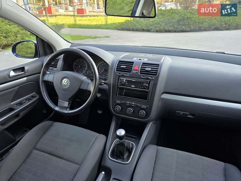 Хэтчбек Volkswagen Golf 2008 в Полтаве