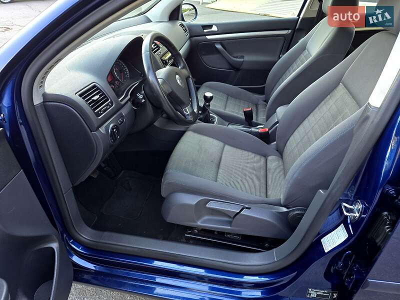 Хэтчбек Volkswagen Golf 2008 в Полтаве
