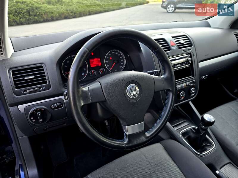 Хэтчбек Volkswagen Golf 2008 в Полтаве