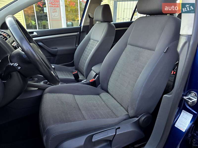 Хэтчбек Volkswagen Golf 2008 в Полтаве