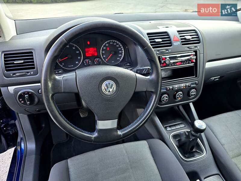 Хэтчбек Volkswagen Golf 2008 в Полтаве