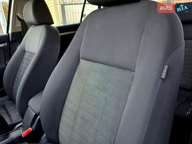 Хэтчбек Volkswagen Golf 2008 в Полтаве