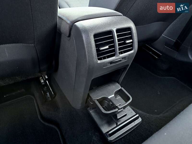 Хэтчбек Volkswagen Golf 2008 в Полтаве