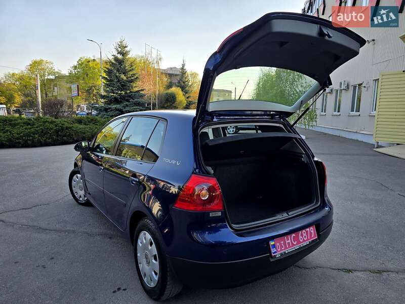 Хэтчбек Volkswagen Golf 2008 в Полтаве