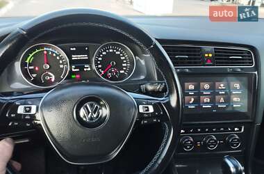 Хэтчбек Volkswagen Golf 2018 в 