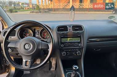 Хетчбек Volkswagen Golf 2009 в 