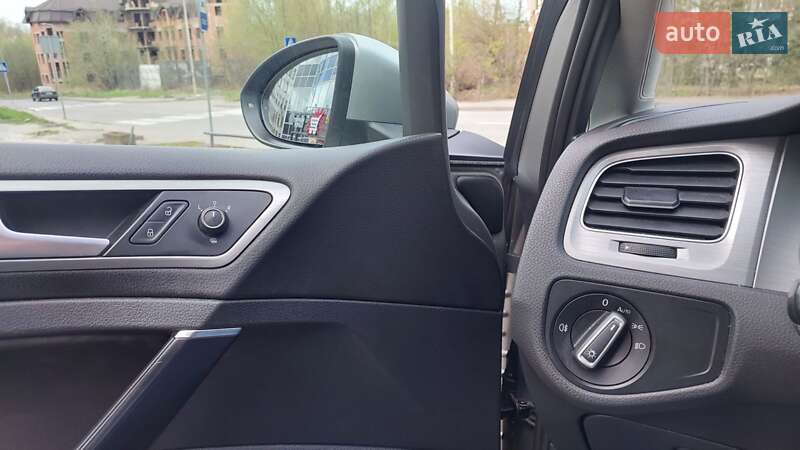 Універсал Volkswagen Golf 2014 в Трускавці