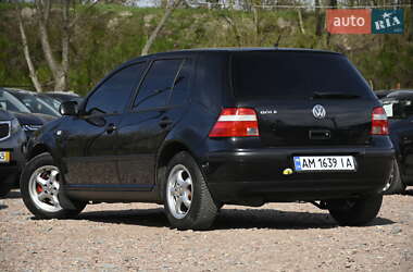 Хэтчбек Volkswagen Golf 2003 в 
