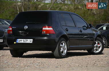 Хэтчбек Volkswagen Golf 2003 в 