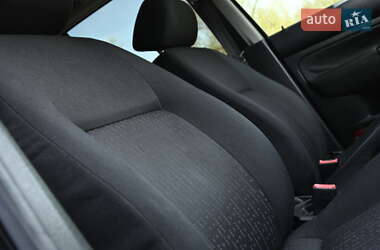 Хэтчбек Volkswagen Golf 2003 в 