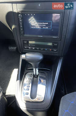 Хетчбек Volkswagen Golf 2001 в 