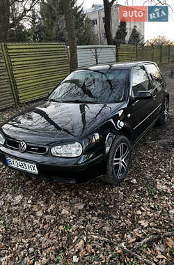 Хетчбек Volkswagen Golf 2000 в Волочиську