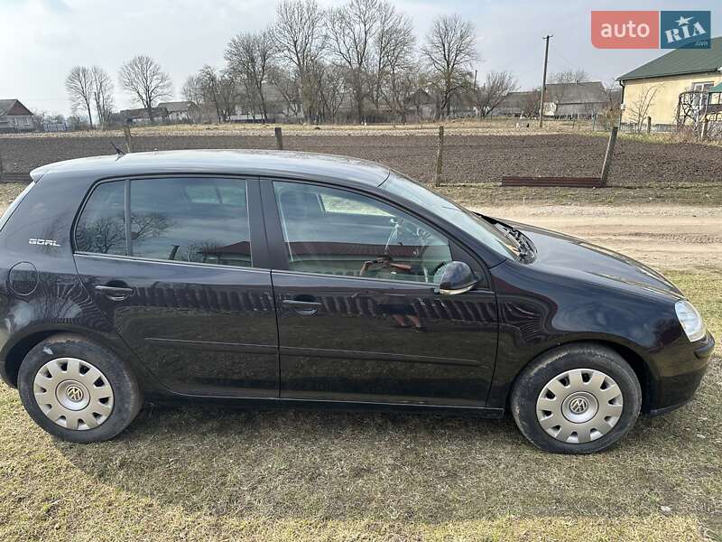 Хэтчбек Volkswagen Golf 2006 в Лановцах