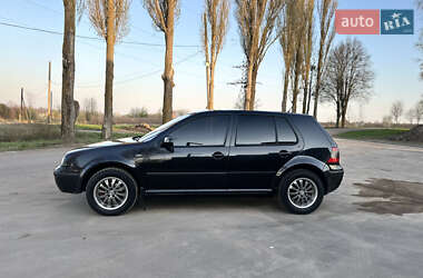 Хетчбек Volkswagen Golf 2001 в 