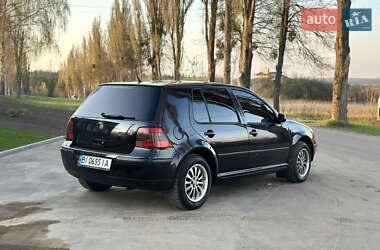 Хетчбек Volkswagen Golf 2001 в 