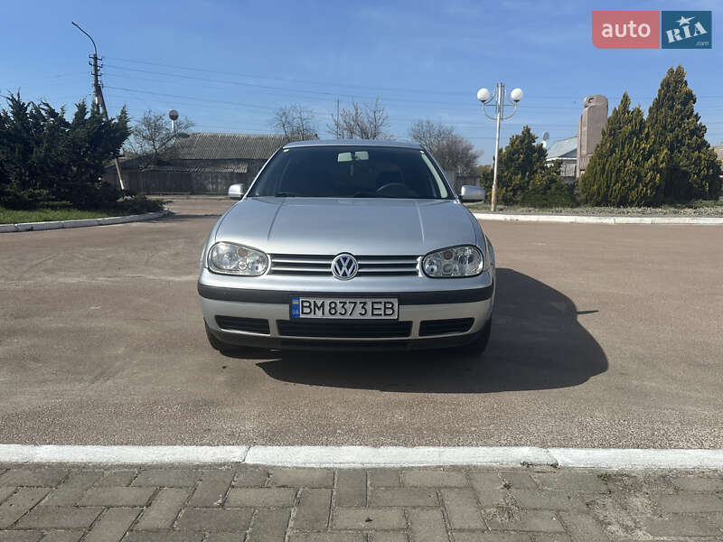 Хетчбек Volkswagen Golf 2001 в Новгород-Сіверському