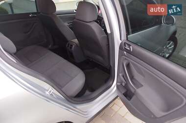 Хетчбек Volkswagen Golf 2007 в 
