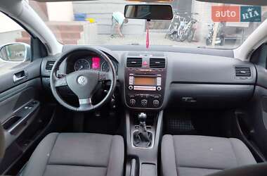 Хетчбек Volkswagen Golf 2007 в 