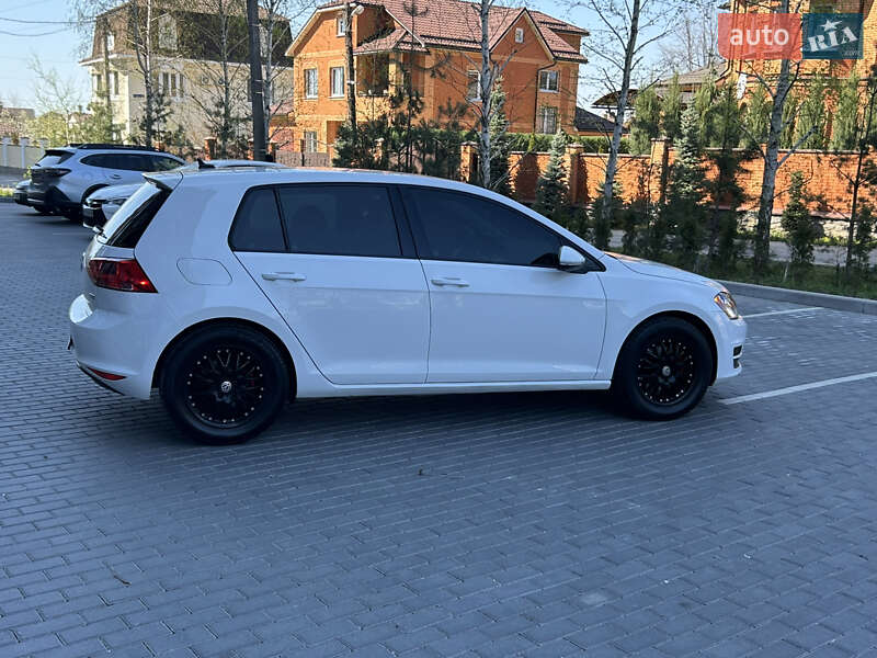 Хетчбек Volkswagen Golf 2016 в Полтаві