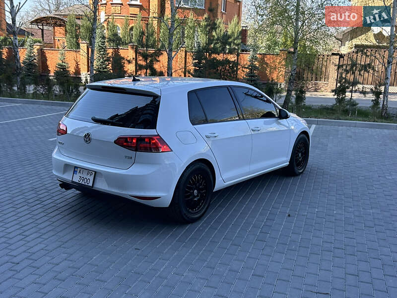 Хетчбек Volkswagen Golf 2016 в Полтаві