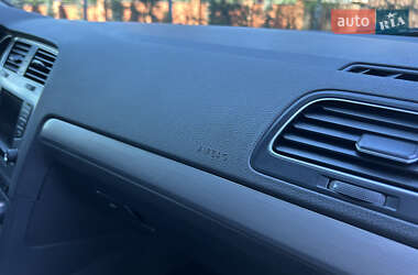 Хэтчбек Volkswagen Golf 2016 в 