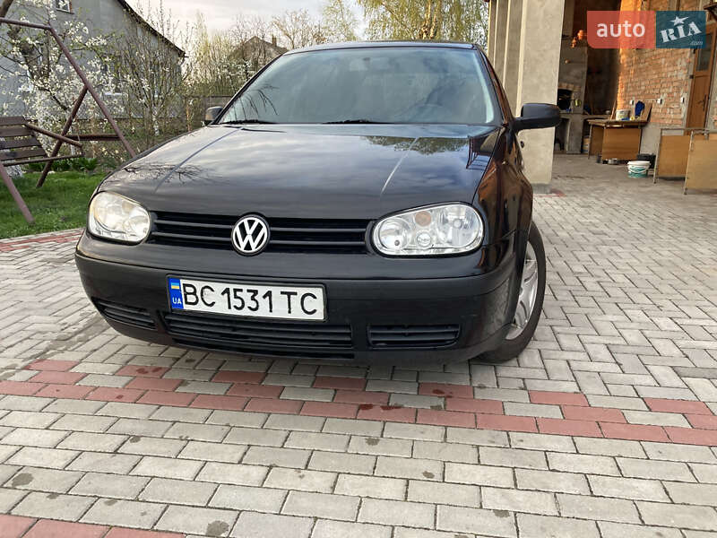 Хетчбек Volkswagen Golf 2001 в Львові