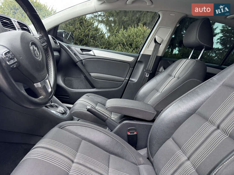 Хэтчбек Volkswagen Golf 2012 в Киеве