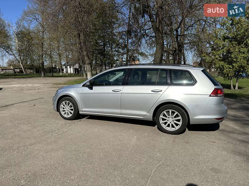 Універсал Volkswagen Golf 2015 в Лебедині